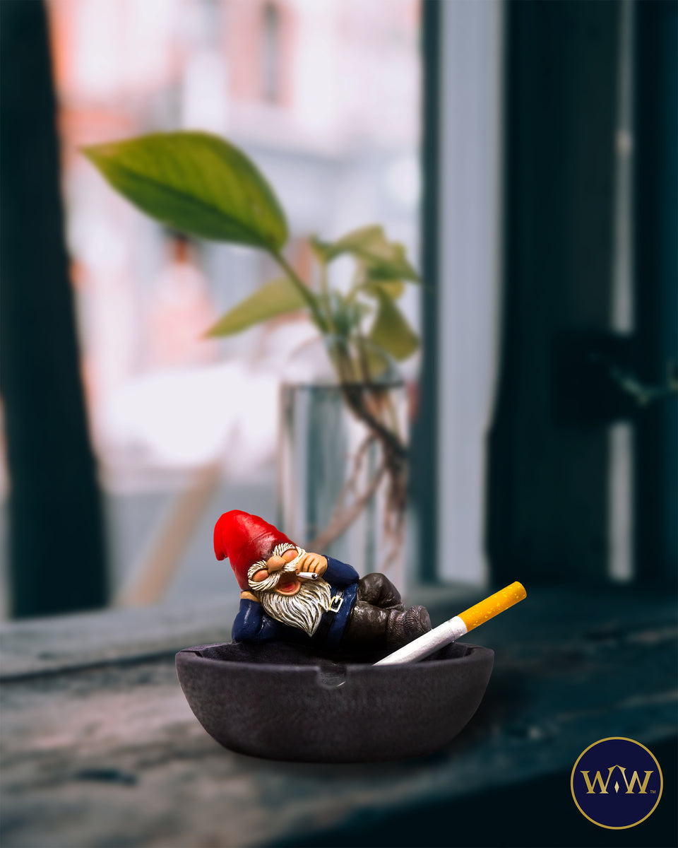Smokin' Good Time - Stoner Gnome Ashtray – World of Wonders Gifts